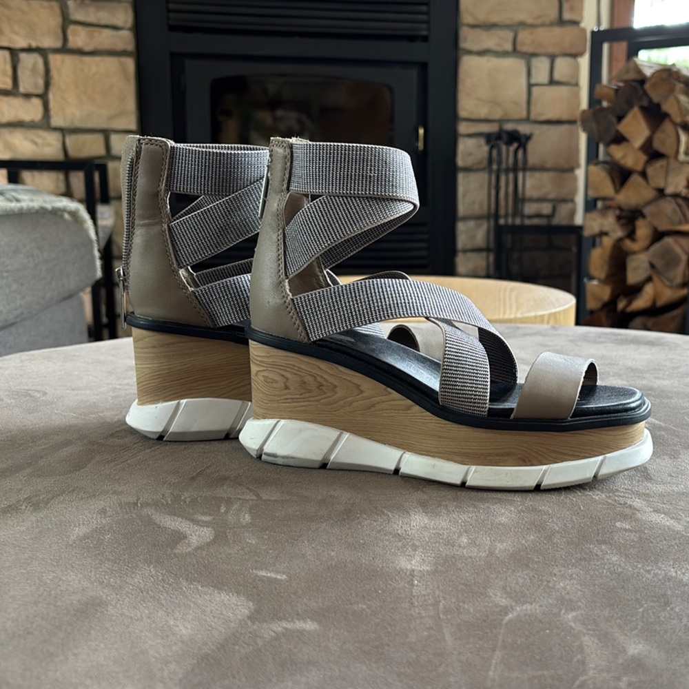 Sorel Gray Sandals Comfortable Stylish Footwear